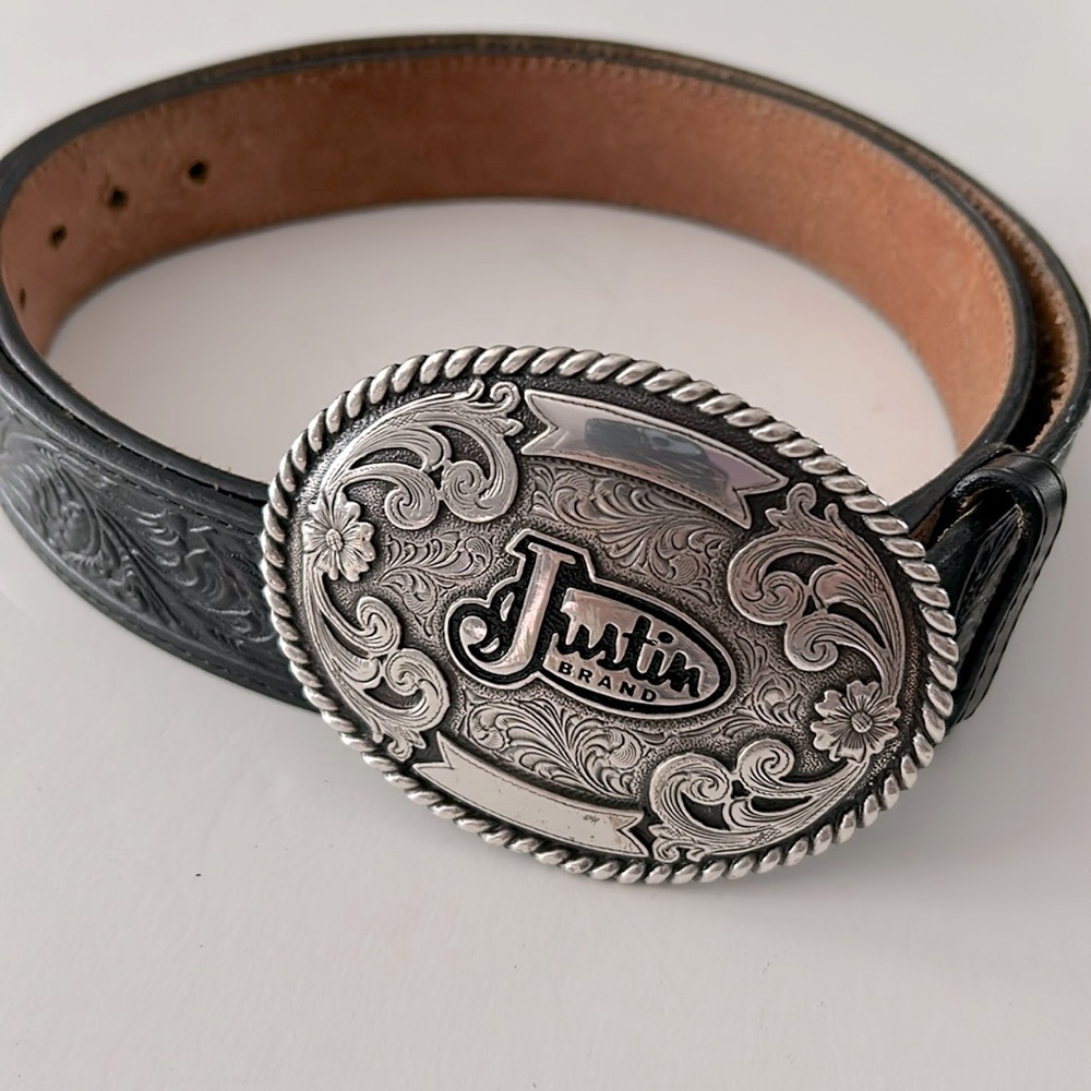 Justin leather belt with branded silver buckle